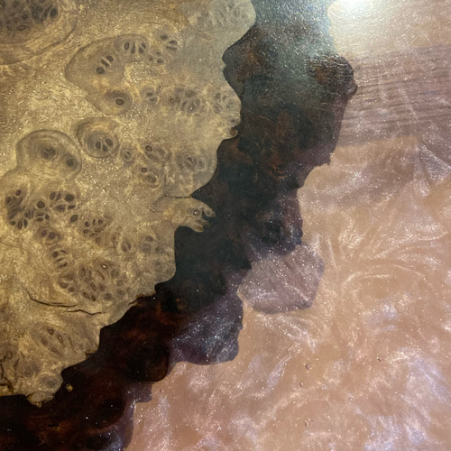 クラロウォールナット瘤×ピンクパールのレジンテーブル 一点物 サイド