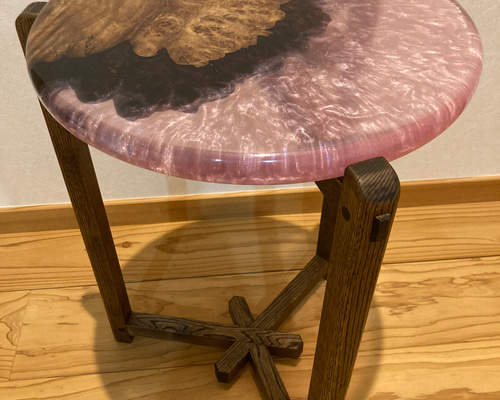 クラロウォールナット瘤×ピンクパールのレジンテーブル 一点物 サイド