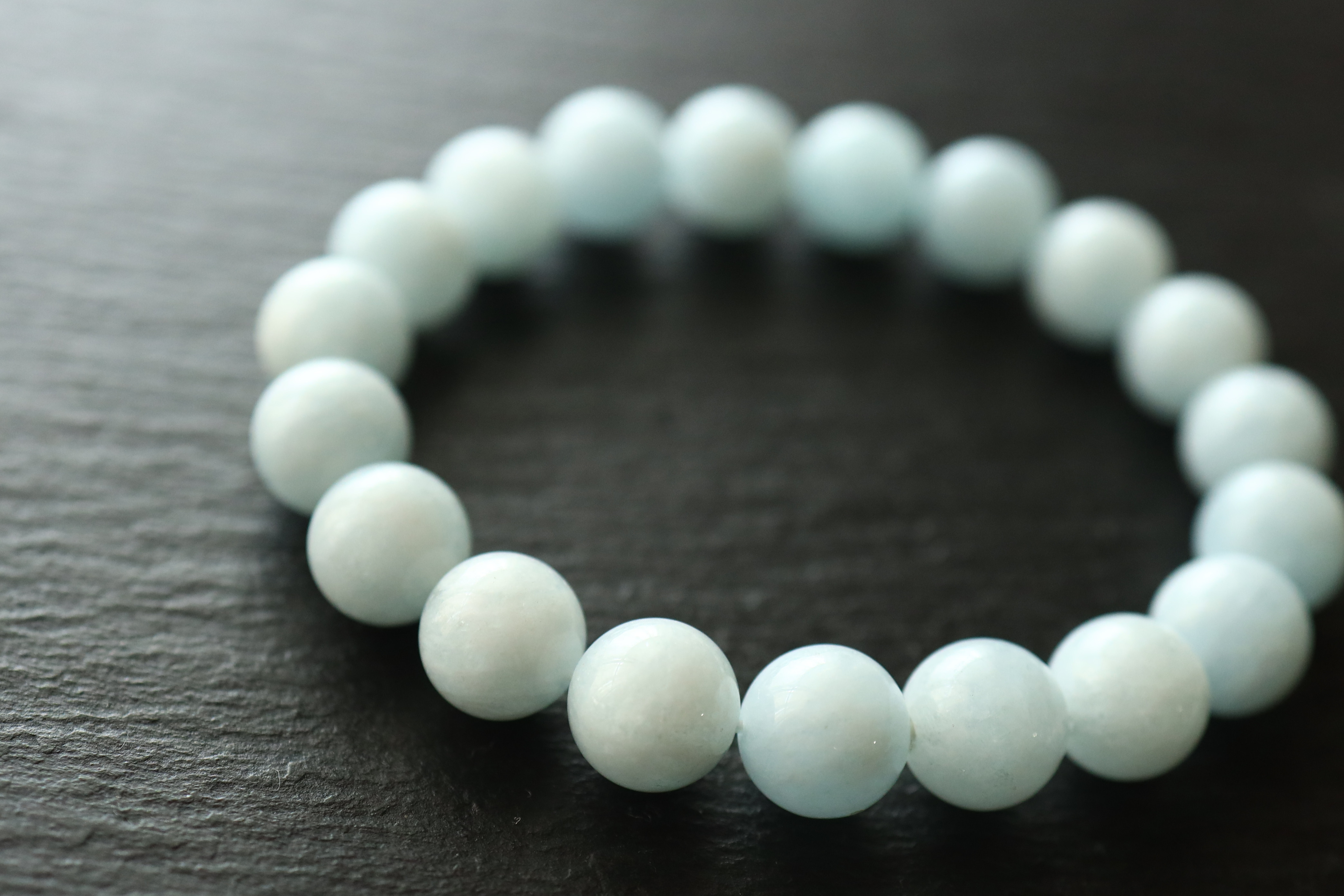 …☆「海の精の宝石」☆アクアマリン（ミルキータイプ）：10ミリ☆…☆天然石ブレスレット☆…