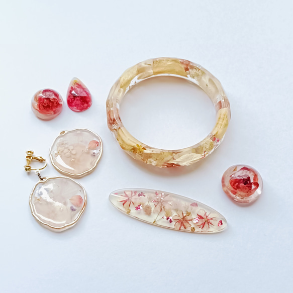 5周記念福袋SALE　〜ピーチカラーのフラワーアクセサリー5点セット〜　薔薇　紫陽花　桜　クリア　レジン　花　ピンク桃 2枚目の画像