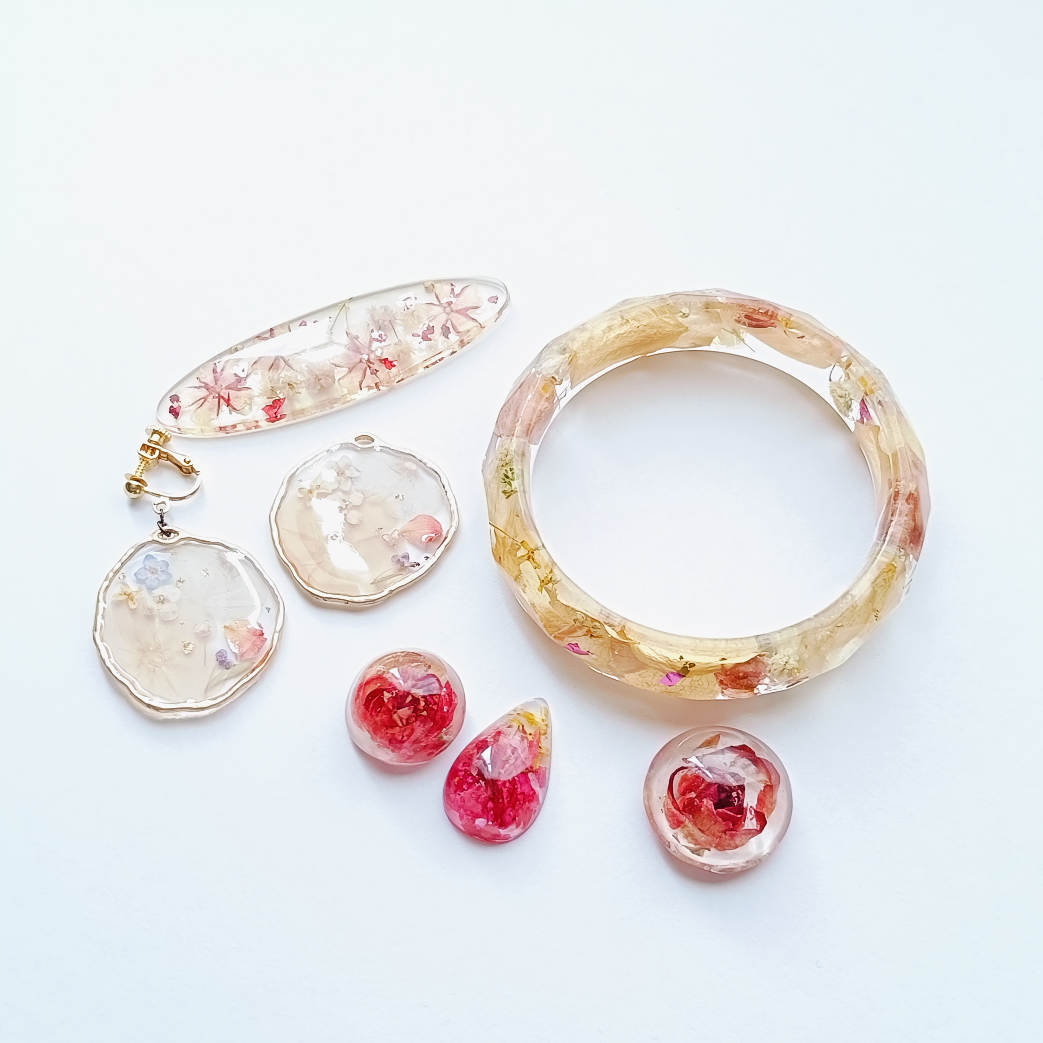 5周記念福袋SALE　〜ピーチカラーのフラワーアクセサリー5点セット〜　薔薇　紫陽花　桜　クリア　レジン　花　ピンク桃