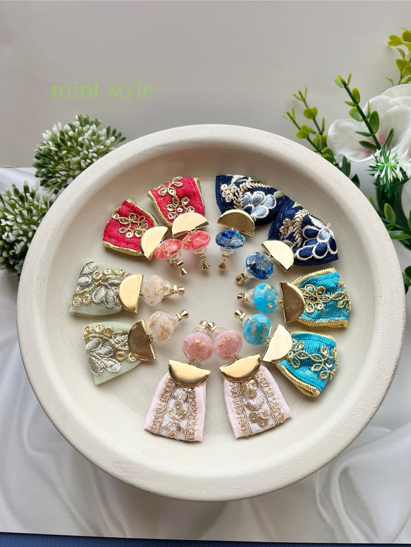 インド／インド刺繍のリボン インド刺繍のきらめきイヤリング／ピアス