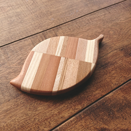 1点のみ】アンティークな扉のようなキャビネット キズありのためお値下げ