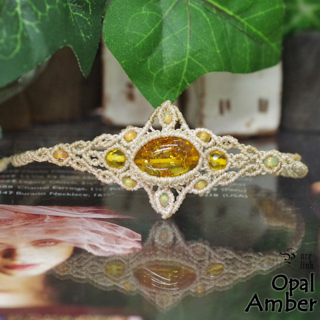 太陽塊魔石『アンバー/琥珀』と虹色に煌めく『オパール』マクラメ編みブレスレット3