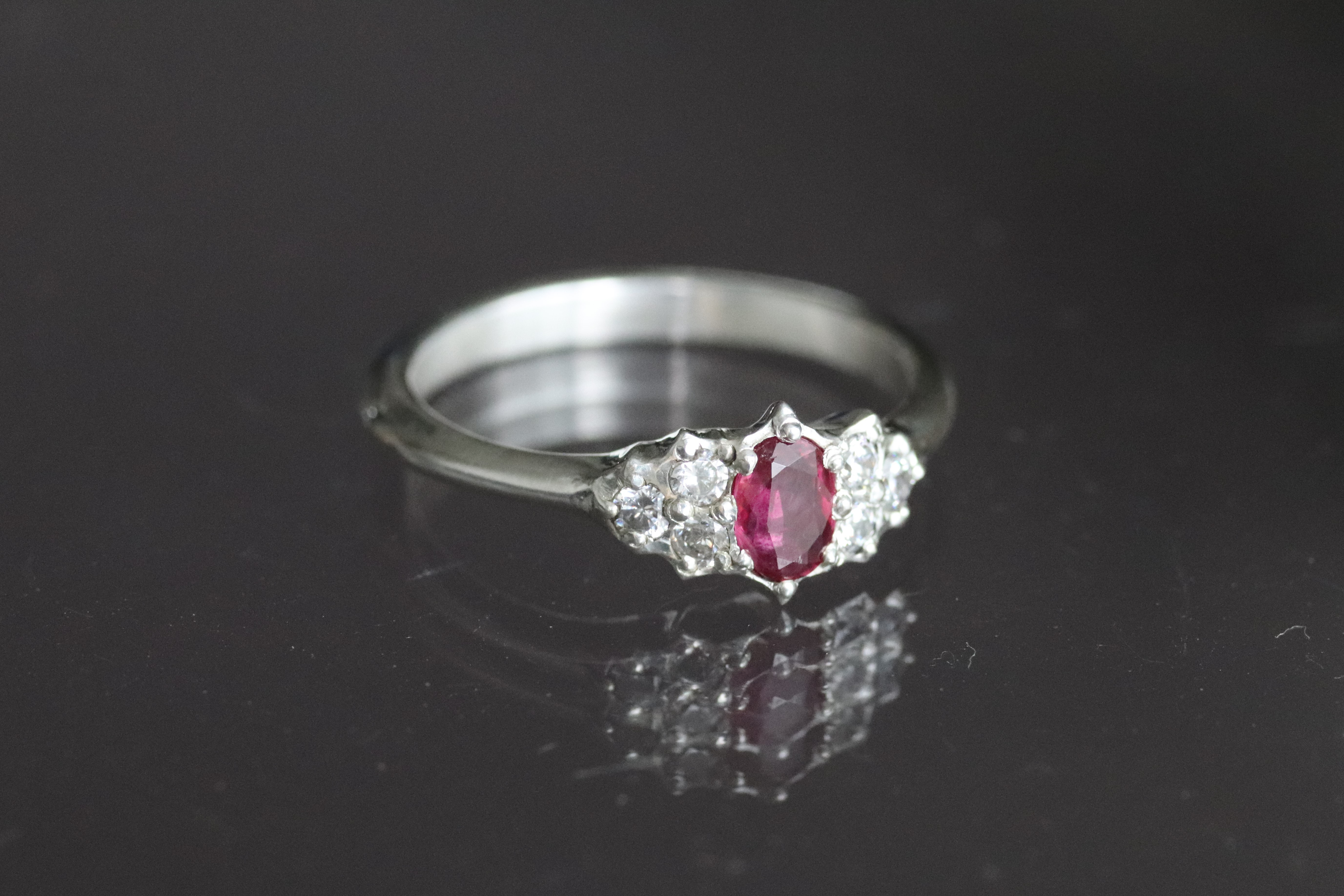 天然ルビー0.358カラット+cz　シルバーリング　silver925 一点物