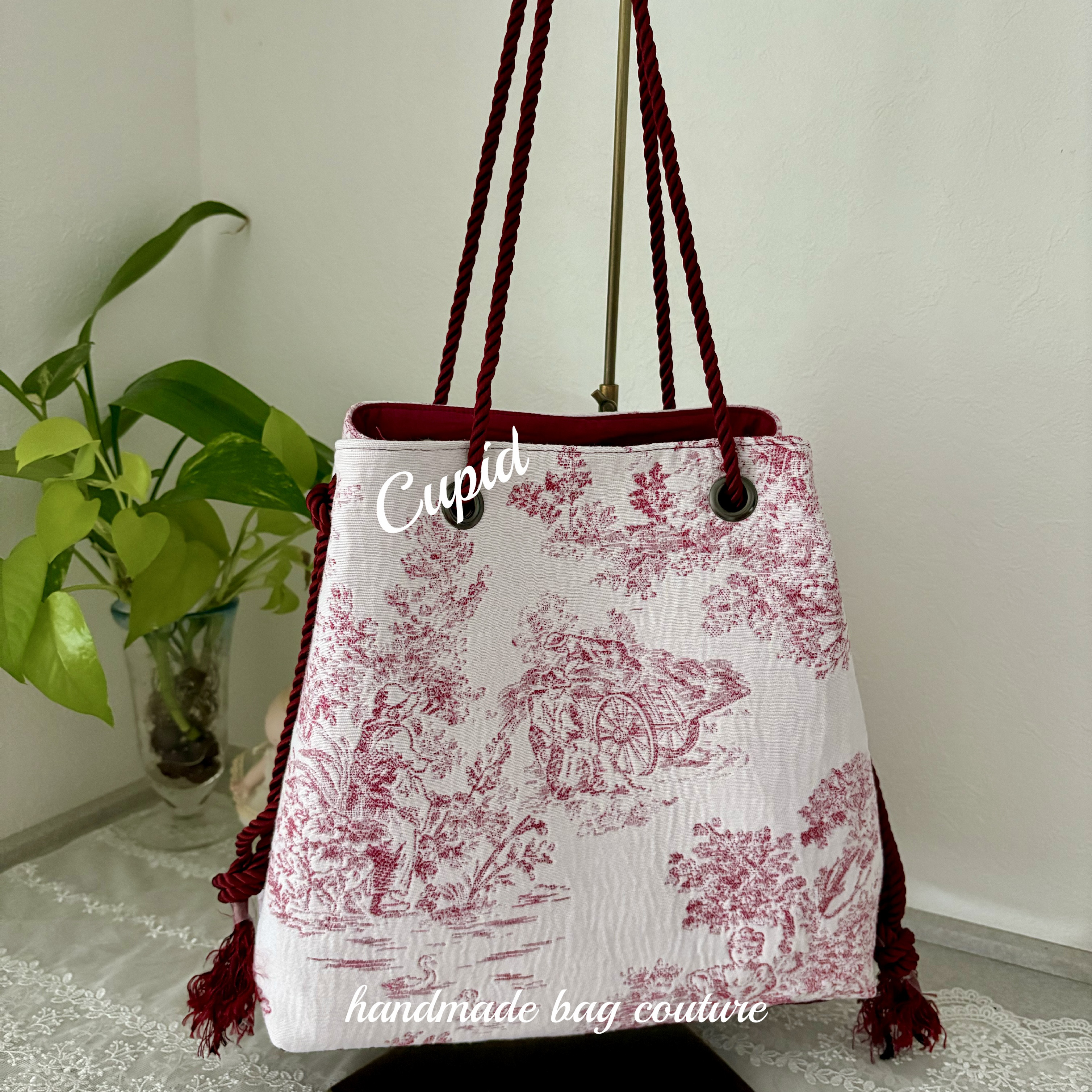 フランス輸入　ジャガード織り（トワルドジュイ柄・赤）３Way軽量巾着バッグ