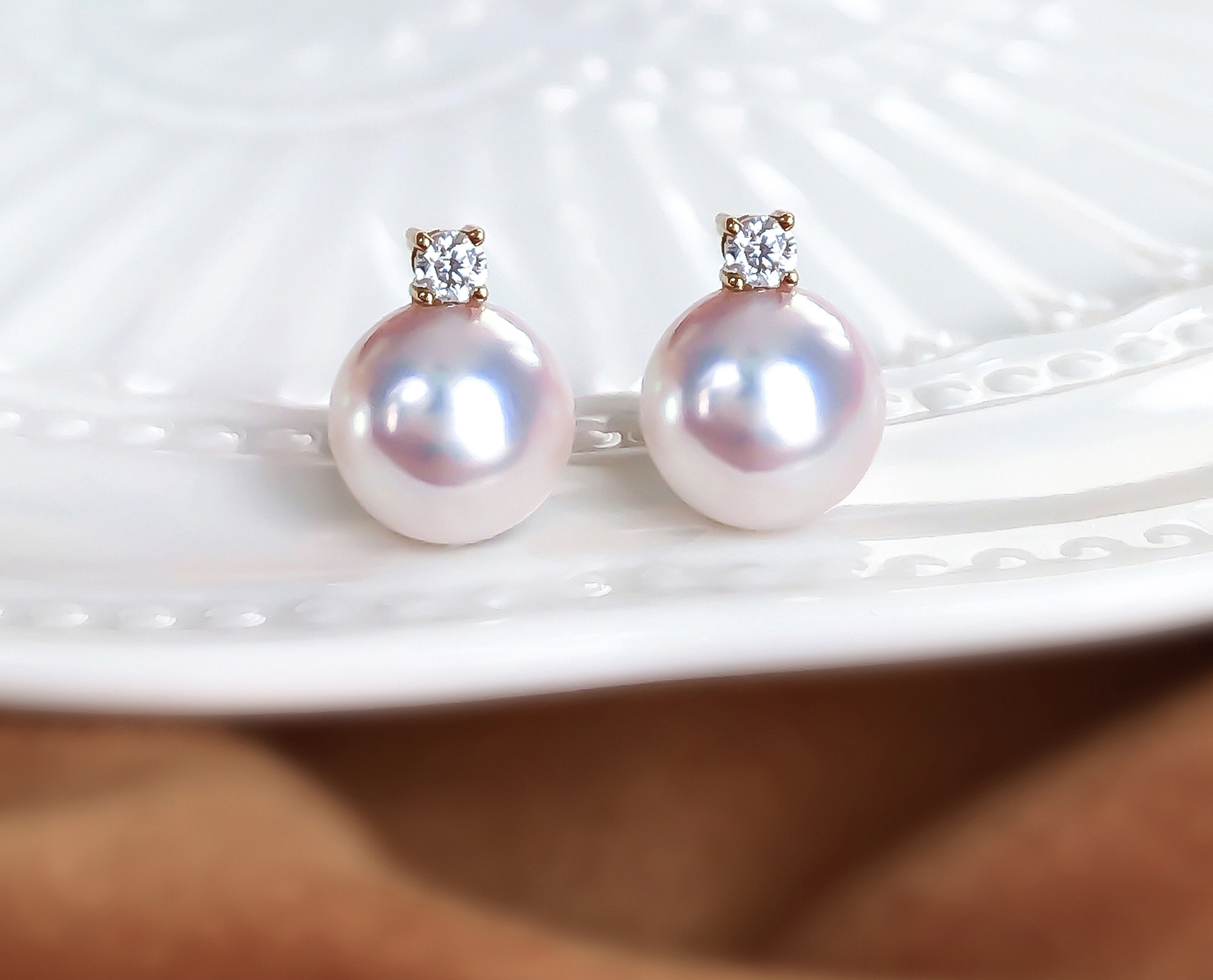 [ヘイズジュエリー] 6.5-9.4mm 日本製アコヤ天珠イヤリング 18Kゴールド ダイヤモンド装飾 ラウンド型 強い光 クラ