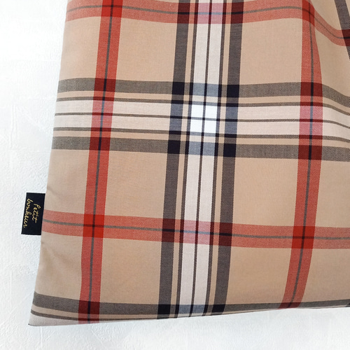 A4サイズが入る〉播州織 タータンチェックのマチなしトートバッグ