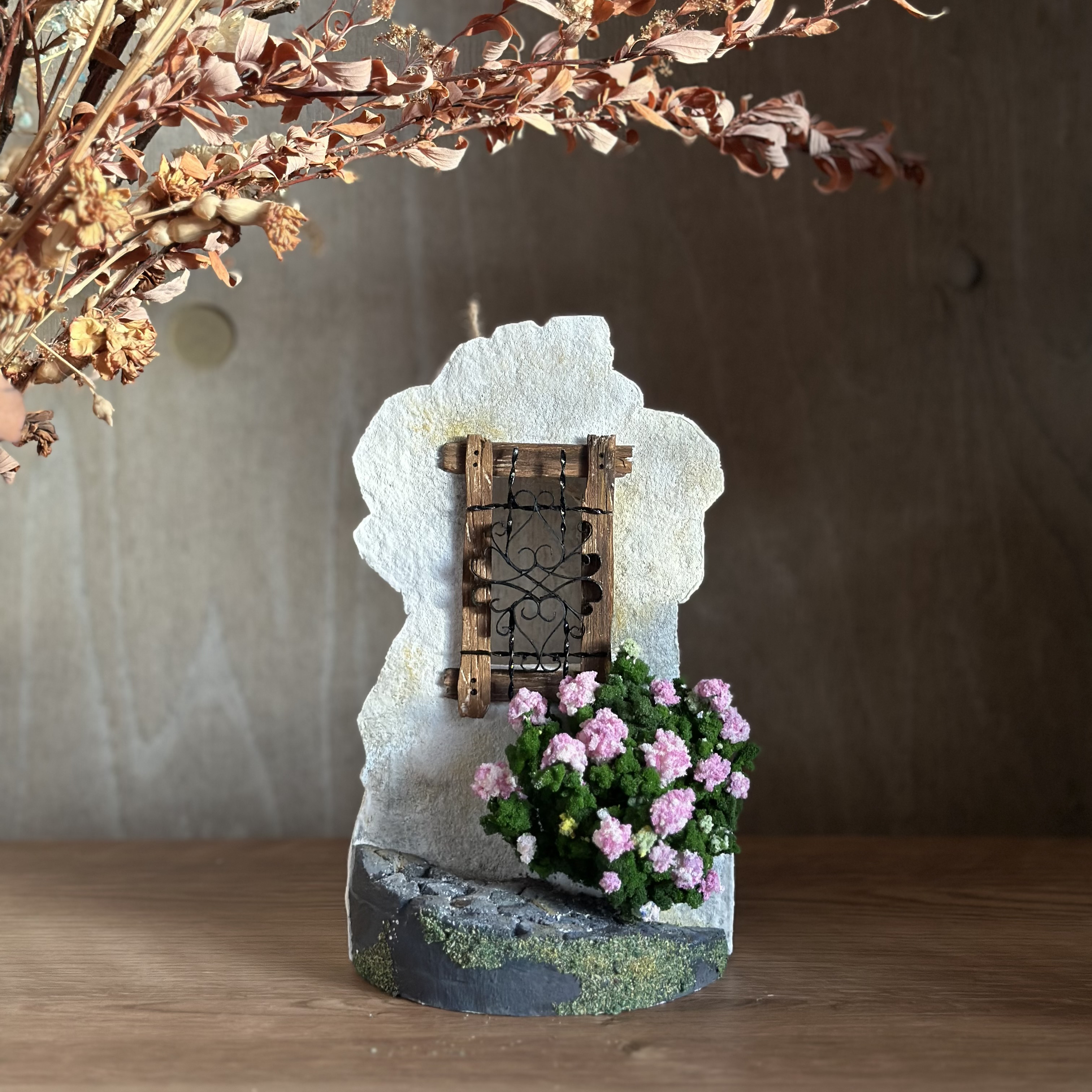 あじさいと黒い窓 (受注製作）