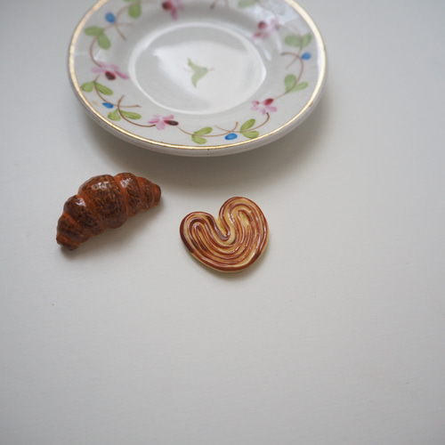 フランス フェーヴ PAULのクロワッサン＆パイ 陶器 ミニチュア雑貨