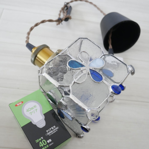 ✴︎:.｡.青い花が咲くステンドグラスペンダントライト