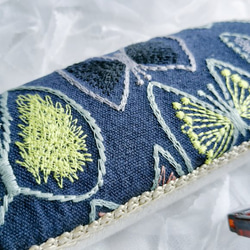 刺繍生地のボタニカルカラフルちょうちょメガネケース　  名入れ サイドブレード変更可 母の日 や敬老の日のギフト 2枚目の画像