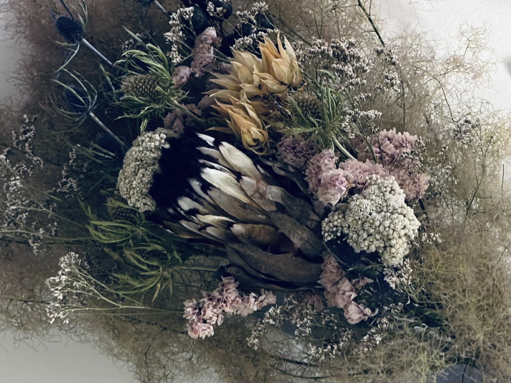 【送料無料】ドライフラワーのスモーキースワッグ