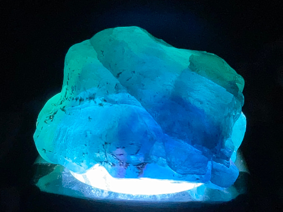 【湖南省】　激ヤバカラチェン　ブルーフローライト 湖南省】 激ヤバカラチェン ブルーフローライト 湖南省産フローライト