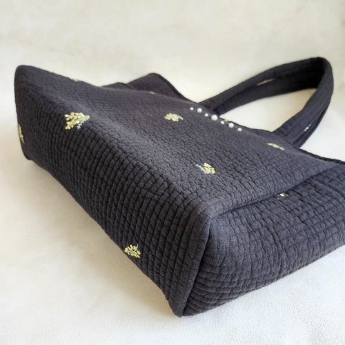 花刺繍ヌビのやさしいA4トート サイドポケット付き ヌビバッグ ♡ 底板