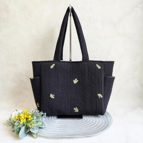 花刺繍ヌビのやさしいA4トート サイドポケット付き ヌビバッグ ♡ 底板