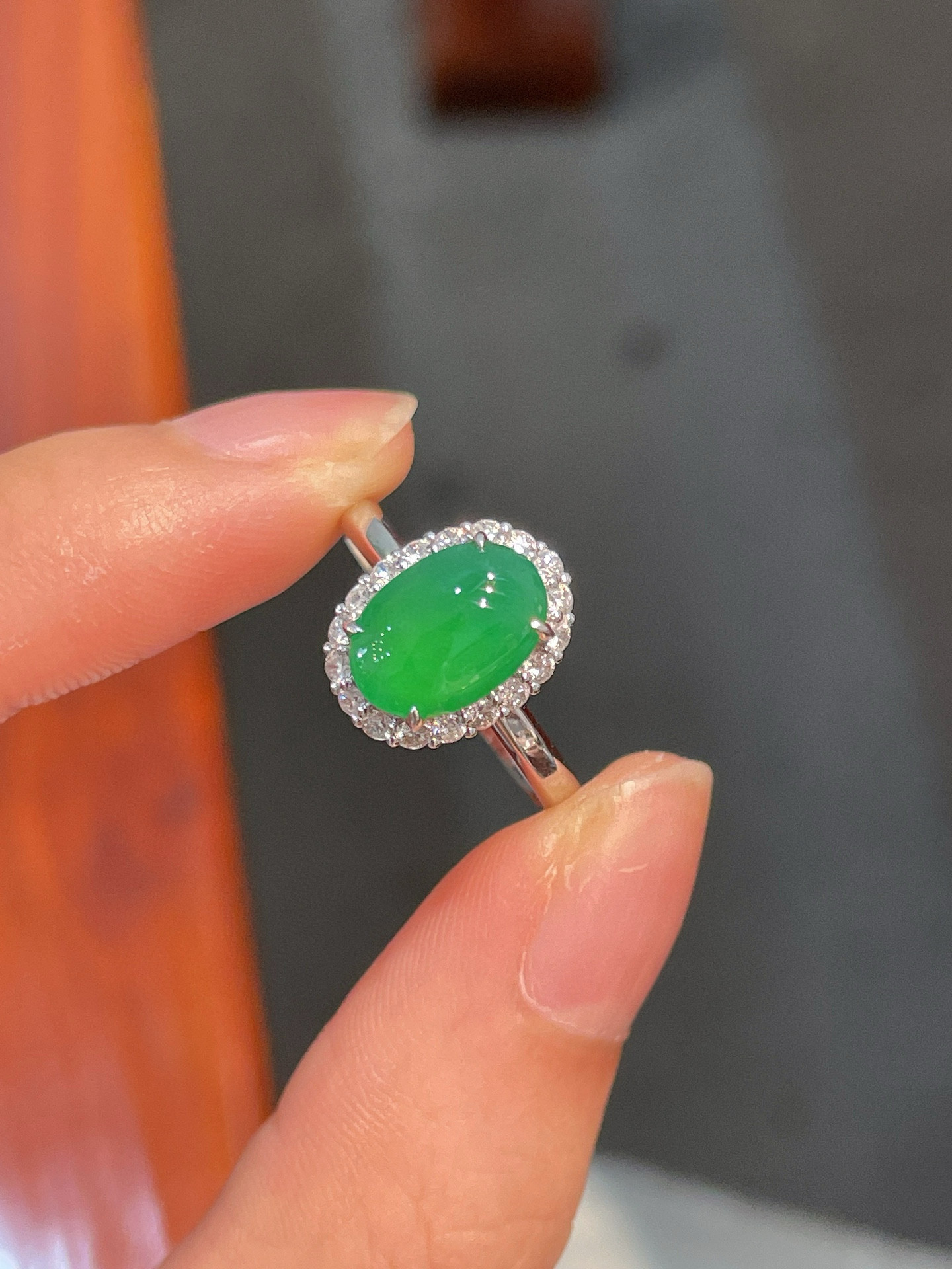 「翡翠」K18 天然氷種ヒスイ　天然ダイヤモンド　上品　忍耐　5月誕生石 本翡翠　A貨　リング 25/7/6 陽緑