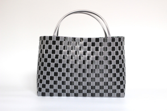 stripe noir(City)｜白黒ストライプの手編みプラカゴ（PPバンド） かご