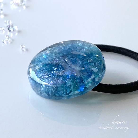 大ぶり 夏のマーブル 大人 レジン ヘアゴム ～ blue gradation ～ 1枚目の画像