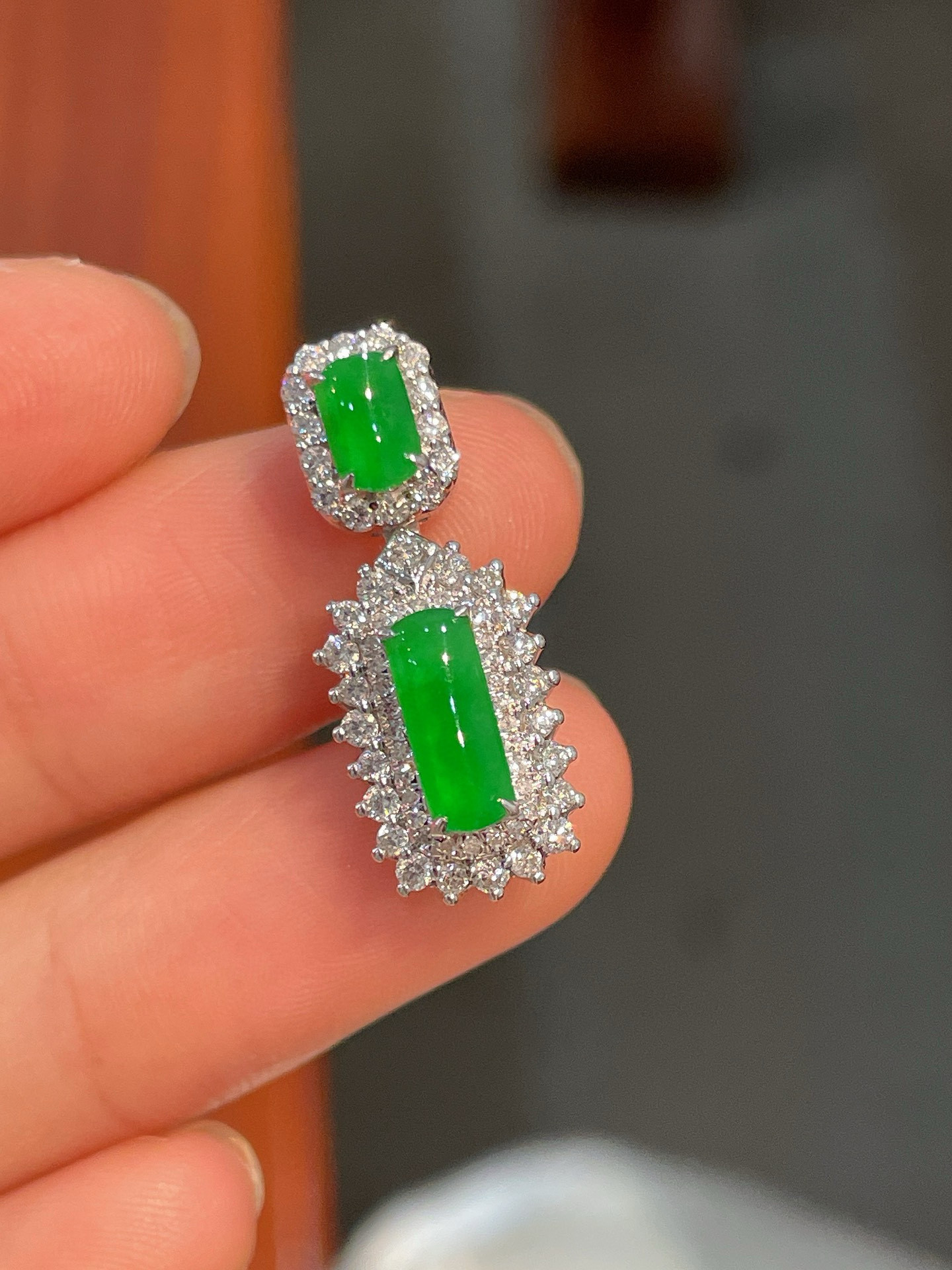 「翡翠」K18 金ゴールド　ミャンマー産　天然ヒスイ　本翡翠　母の日　誕生日　陽緑　平安守り　平安牌　ペンダント