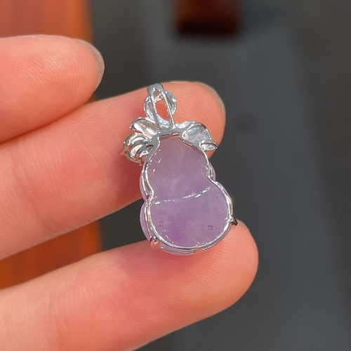 本翡翠　k18、天然ダイヤモンドラベンダーネックレストップ 本翡翠k18、天然ダイヤモンドラベンダーネックレストップ