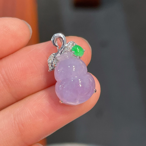 k18ラベンダー翡翠ダイヤモンドペンダント