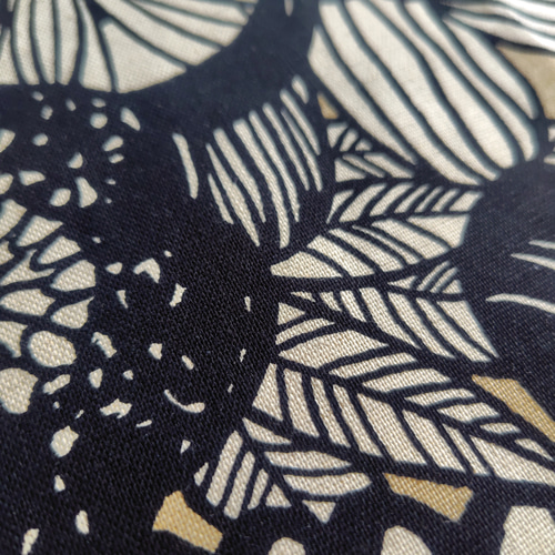 送料無料】ランチョンマット○大きなお花/黒×べーシュ【new