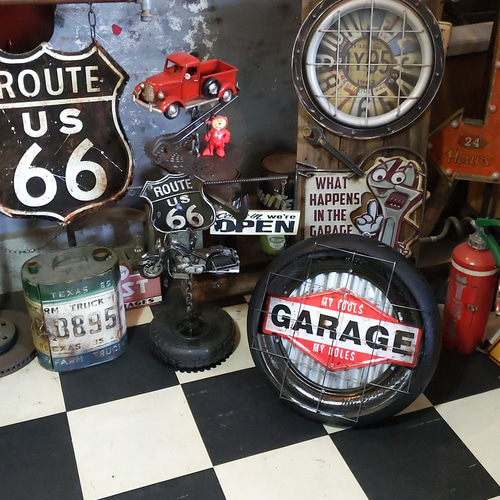 ヴィンテージ風　木製看板 ハンドペイント　サインボード　ガレージ　店舗什器 GARAGEサインボード 