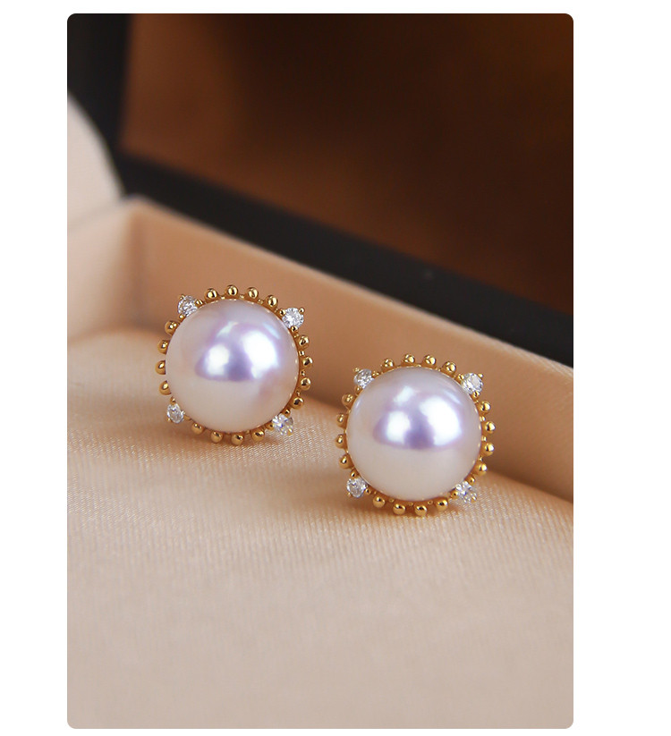[ヘイズジュエリー] 8-9.5mm 日本製アコヤ真珠ピアス、天然ラウンド、強い光、18Kゴールド、惑星シリーズデザイン