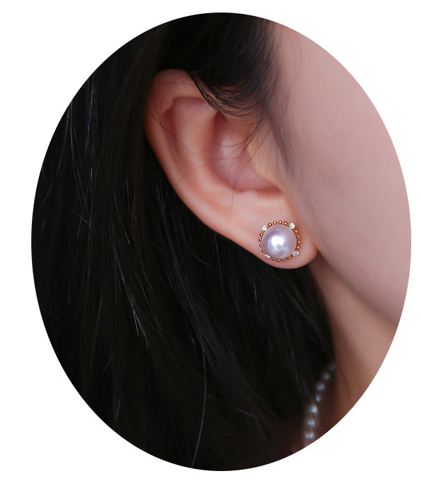 [ヘイズジュエリー] 8-9.5mm 日本製アコヤ真珠ピアス、天然ラウンド、強い光、18Kゴールド、惑星シリーズデザイン