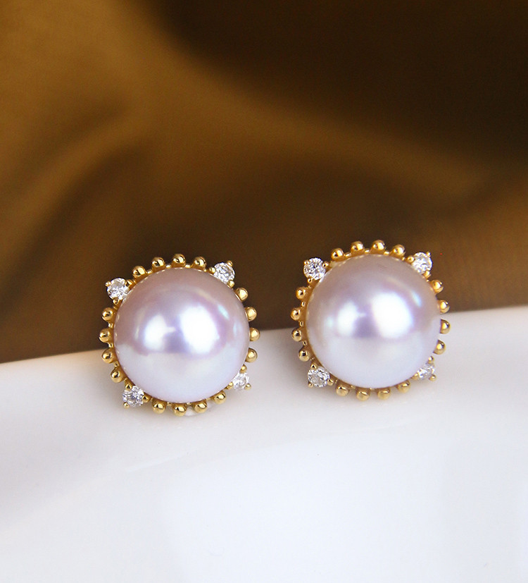 [ヘイズジュエリー] 8-9.5mm 日本製アコヤ真珠ピアス、天然ラウンド、強い光、18Kゴールド、惑星シリーズデザイン