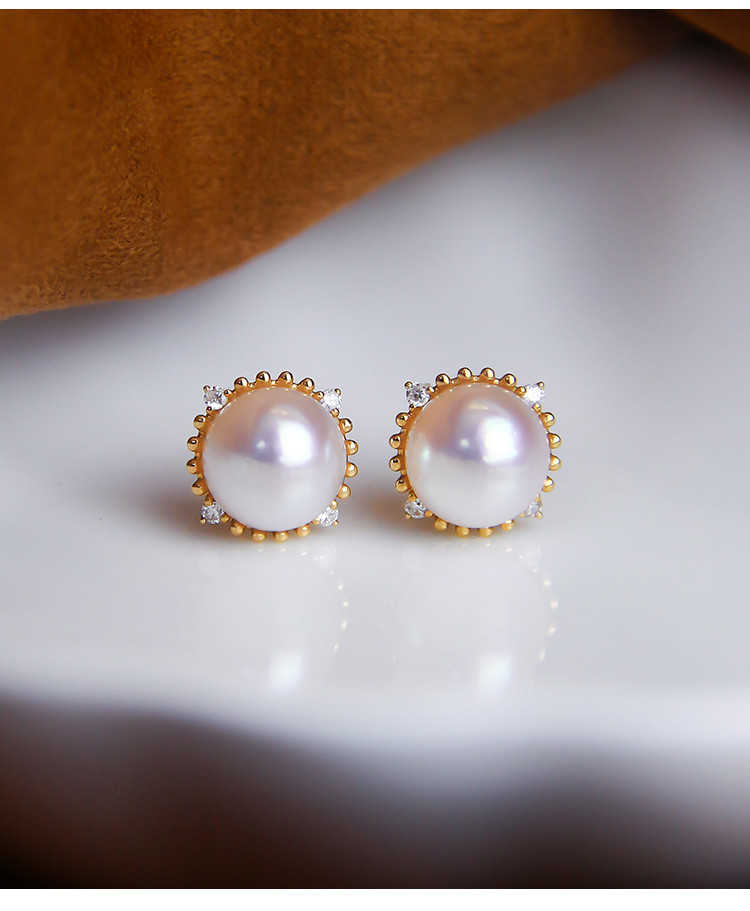 [ヘイズジュエリー] 8-9.5mm 日本製アコヤ真珠ピアス、天然ラウンド、強い光、18Kゴールド、惑星シリーズデザイン