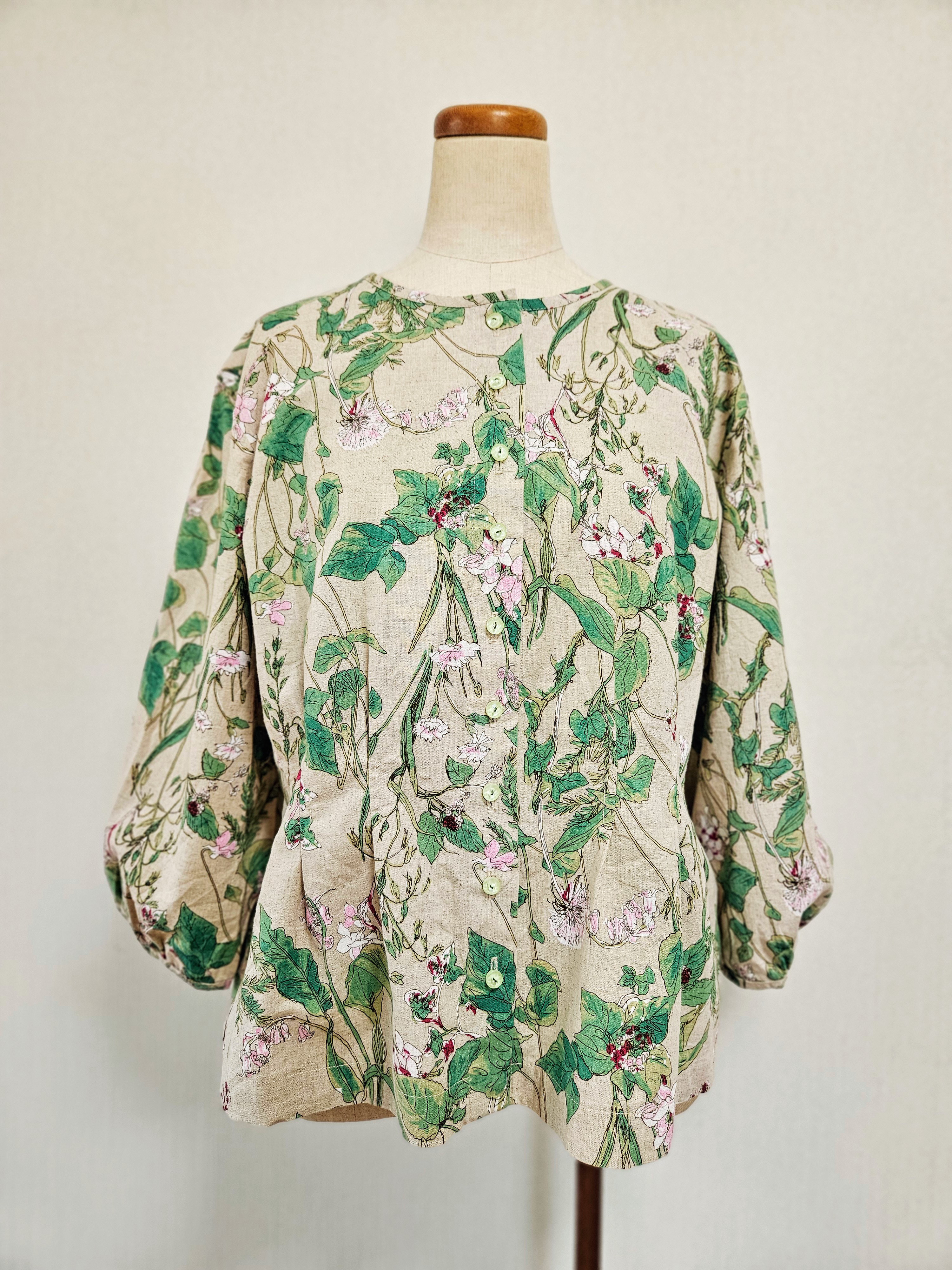 綿麻✨ボタニカル柄ブラウス ✨　涼しい　7分袖 ゆったり　 涼感綿麻　ブラウス ボタニカル　花柄 　爽やか