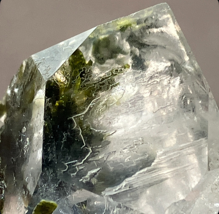 水草　涼　エピドートinクォーツ　④ 緑簾石入り水晶　Epidote in Quartz  Pakistan