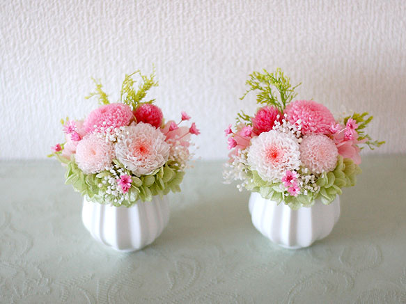 【仏花】丸みが可憐なミニミニ対セット（ピンクタイプ）【供花】