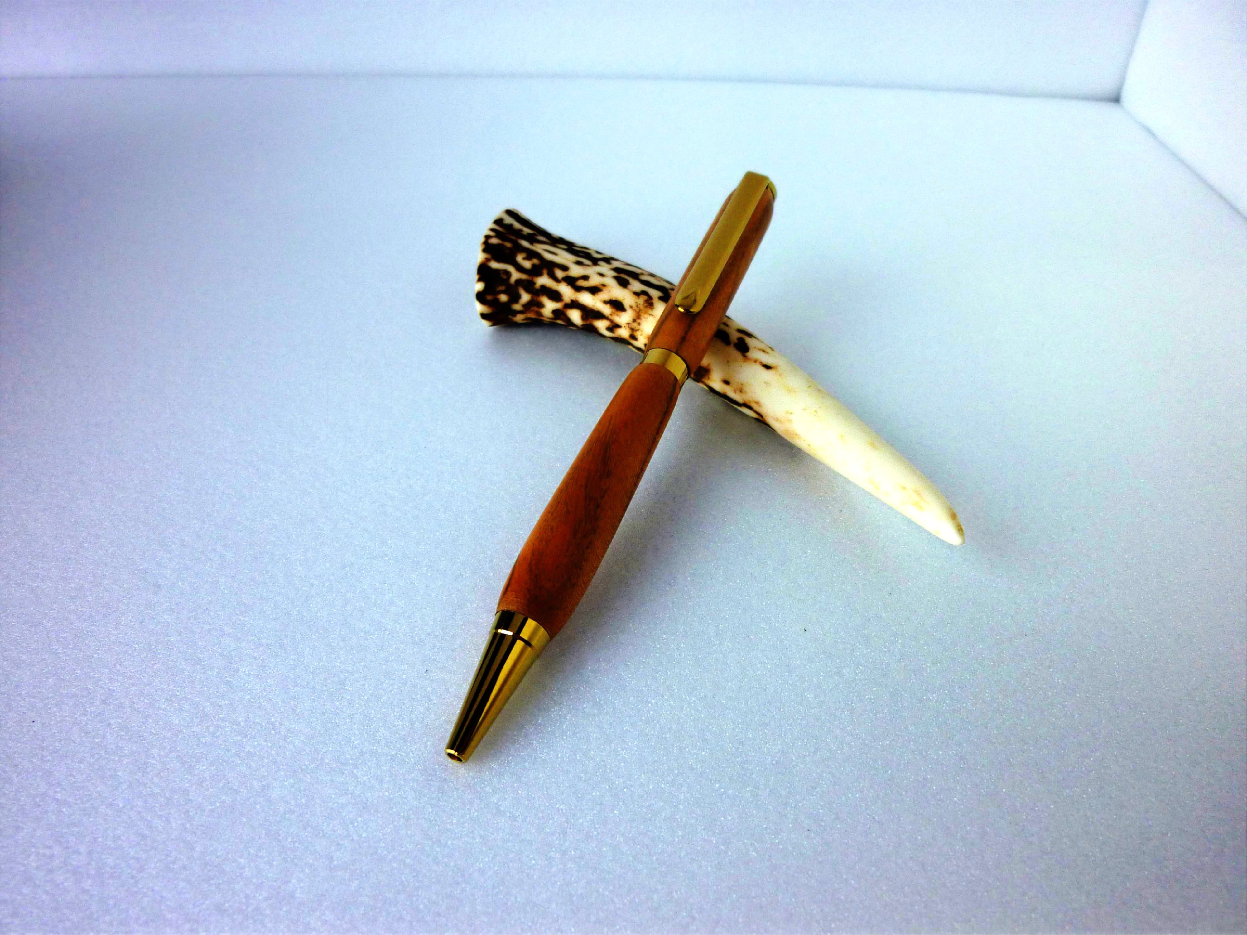 木製ペン　樹種：山桜　木製品　ギフト　記念　逸品