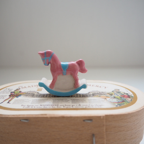 フランス フェーヴ 可愛い木馬 陶器 ミニチュア雑貨 その他調味料入れ