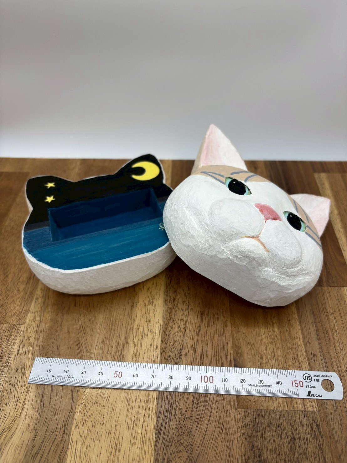 猫のひげケース　猫　動物　木彫り　彫刻　メモリアル