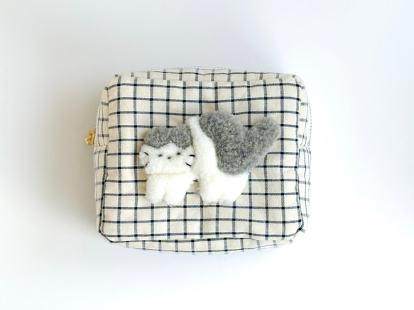 ハチワレ猫（白×グレー）のボックスポーチ ポーチ wod 通販