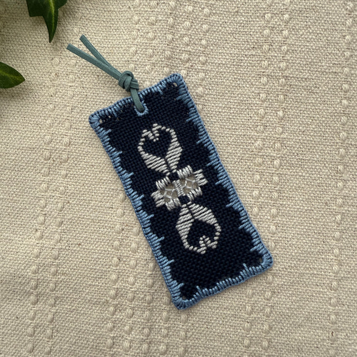 ハーダンガー刺繍のブックマーク しおり・ブックマーク Bloem van de