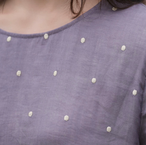 キュートな刺繡ドット　リラックスのワンピース　ポケット付き　裏地付き【春夏秋】グレイッシュラベンダー 4枚目の画像