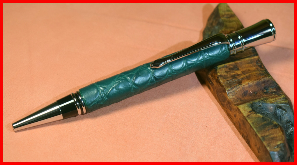 革巻軸筆記具　手作りクロコダイルのボールペン　(グリーン)