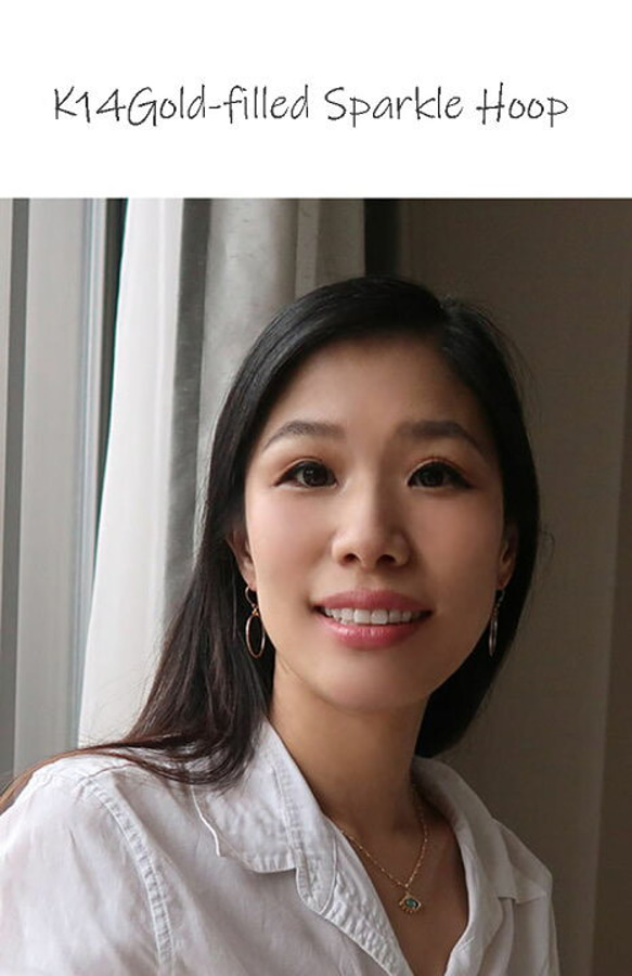 スパークル加工が美しい、大ぶり華奢フープ 4枚目の画像