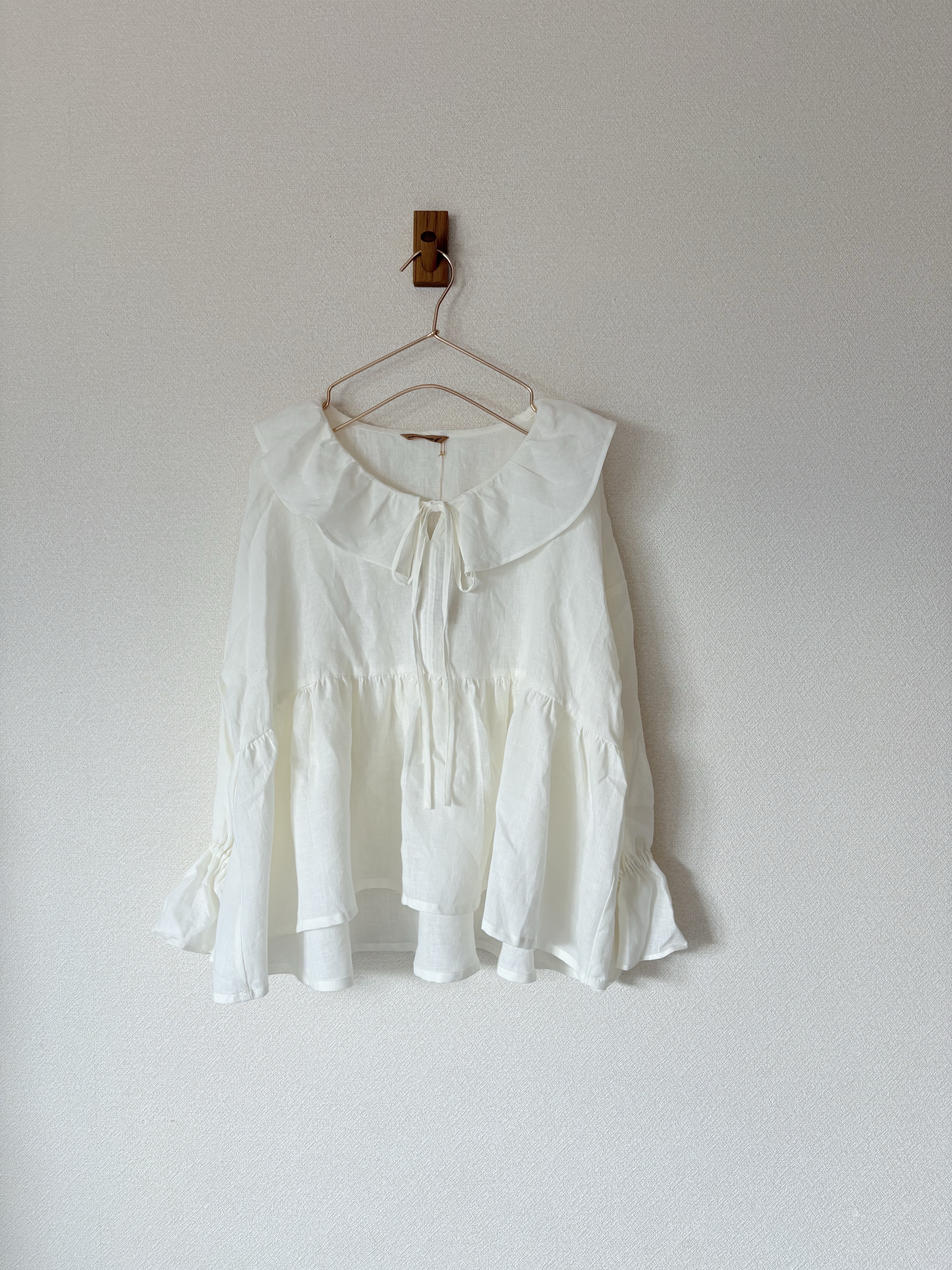 リネン100％ 夏のリネンブラウス フリル襟 キャンディースリーブ ブラウス 春夏