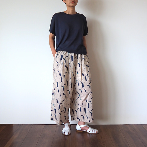 大人の ワイドパンツ （幾何学柄 ベージュ） キュロット・ワイドパンツ