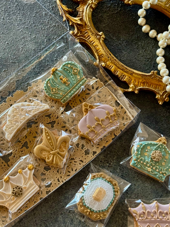 8/18頃製造、8/23〜24頃お届け ⚜️アンティーククラウン⚜️9個セット 1枚目の画像