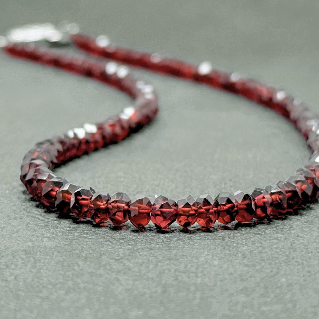 ラス1 5mm sv925 PAT ガーネット/柘榴石  シルバー 天然石ネックレス - 一連 赤