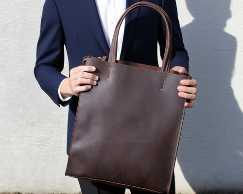 バッグ　ハンドメイド　牛革 シンプルで滑らかなデザイン｜厚手牛革トートバッグ｜手提げ・斜めがけ