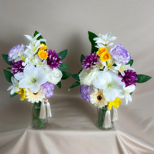 ☆仏壇用アレンジ・白百合と菊の上品な花瓶飾り☆ 一輪挿し・花瓶