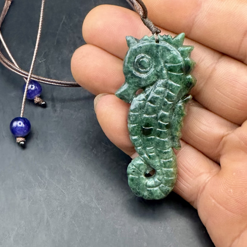 売約済み 2025.7.8神使いタツノオトシゴ ミャンマー翡翠 ネックレス